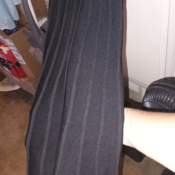 Zoe And Claire Elegant Black and White Long Sleeve Sweater Dress - Picture 4 of 6